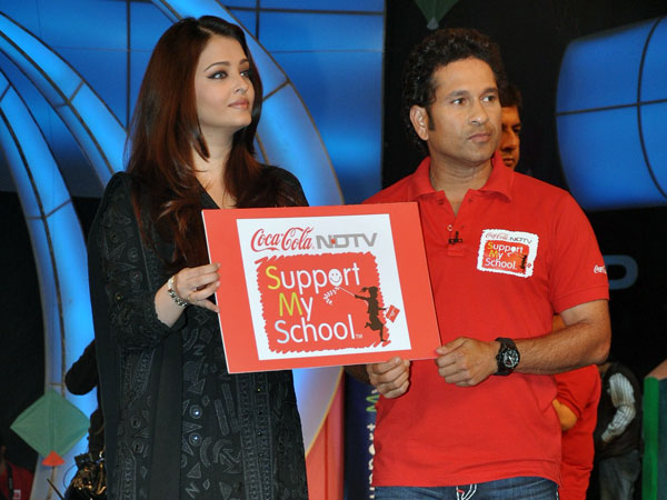Aishwarya and Sachin at ‘Support My School’ campaign Aishwarya and Sachin at ‘Support My School’ campaign