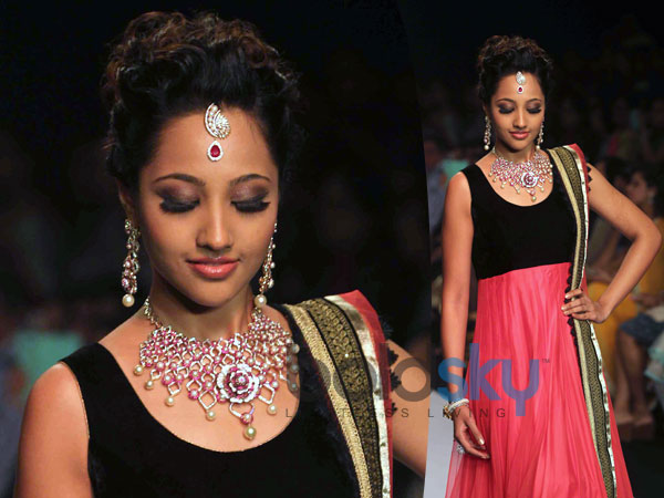 Enamel Coloured Pearls