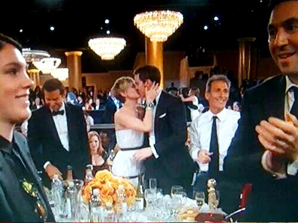 Golden Globes: Jennifer Lawrence Kisses Nicolas Golden Globes: Jennifer Lawrence Kisses Nicolas