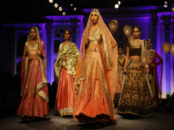 IBFW 2014 : Meera Muzaffar Displays Stunning Designs IBFW 2014 : Meera Muzaffar Displays Stunning Designs