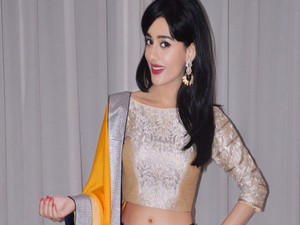 amrita rao in traditional outfits
