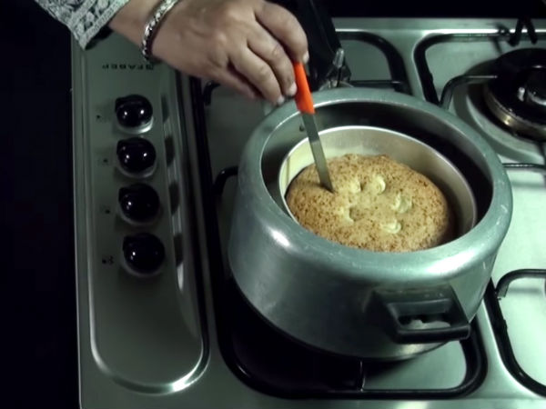 Christmas Spcl:Eggless Cake Without Oven