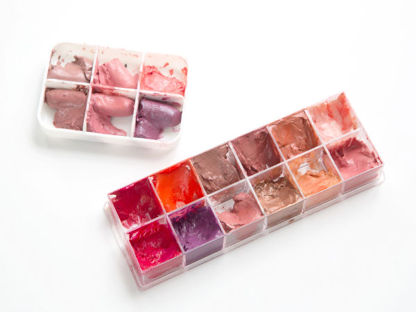 How to revive old makeup? You can use a few of these techniques and the rest can be left to your imagination to make the most of your old makeup tools How to revive old makeup? You can use a few of these techniques and the rest can be left to your imagination to make the most of your old makeup tools