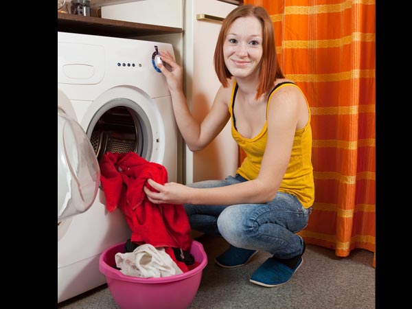 How To Wash Jeans | How To Wash Jeans Without Losing Colour | Washing Jeans In Washing Machine.