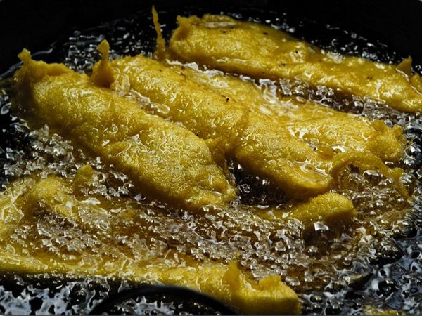 Payampuri And Kattan Chaaya[Banana Fritters And Black Tea]