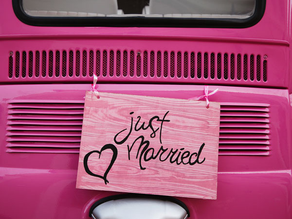 Ways To Announce Your Wedding Date | Creative Ways To Announce Your Wedding Date | Ways To Announce Your Wedding | Different Ways To Announce Your Wedding Date