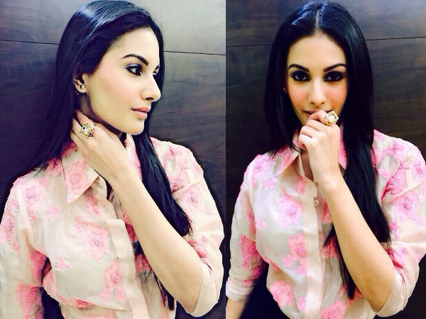 Amyra Dastur Mr.X Promotion | Amyra Dastur In Pallavi Singhee| Amyra Dastur Events| Amyra Dastur Event Photos