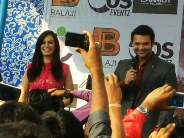 Evelyn Sharma In Vasavi Shah| Evelyn Sharma Latest News| Evelyn Sharma For Promotion In Raipur