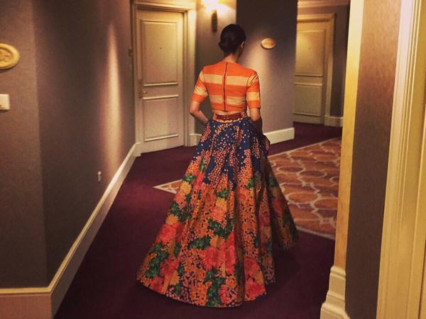 Aditi Rao Hydari Wearing Sabyasachi| Aditi Rao Hydari In Sabyasachi Dress| Aditi Rao Hydari At IIFA 2015| Aditi Rao Hydari Green Carpet Dresses