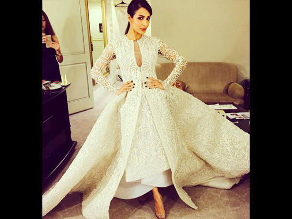 Malaika Arora Khan Wearing Ashi Studio| Malaika Arora Khan At IIFA 2015| Malaika Arora Khan IIFA Green Carpet Dresses