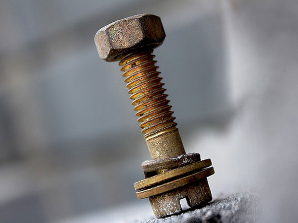 Loosen Old Rusted Bolts