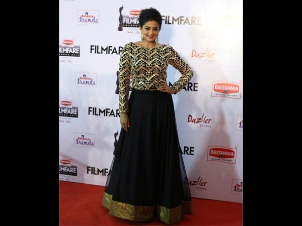 Desi Look At Filmfare Awards South 2015