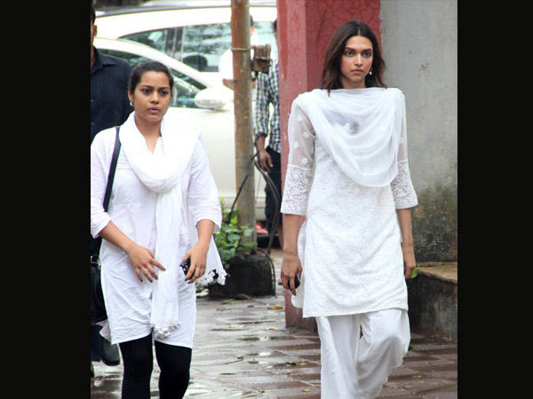 Stylish Cotton Kurtis To Wear At Office Stylish Cotton Kurtis To Wear At Office