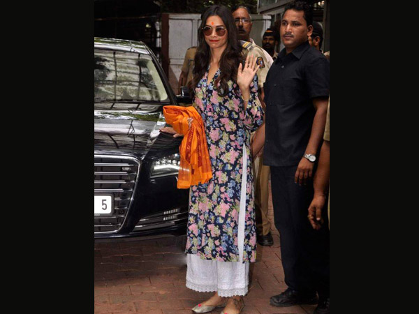 Stylish Cotton Kurtis To Wear At Office Stylish Cotton Kurtis To Wear At Office