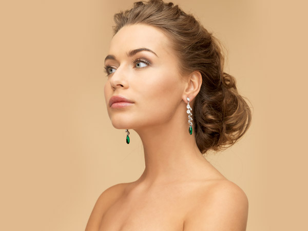 Diamond And Emerald Jewellery For Women