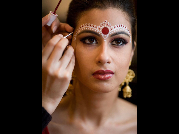 West Bengal: The Land Of Alta and Red Bindis