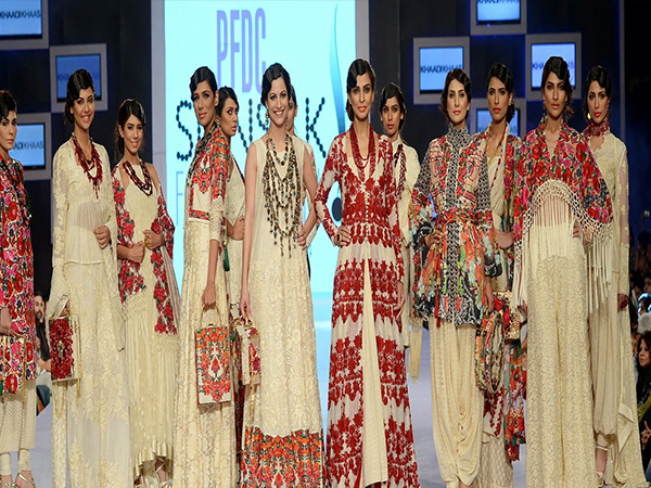 Gandhi Inspiration: The Khadi Fashion Gandhi Inspiration: The Khadi Fashion