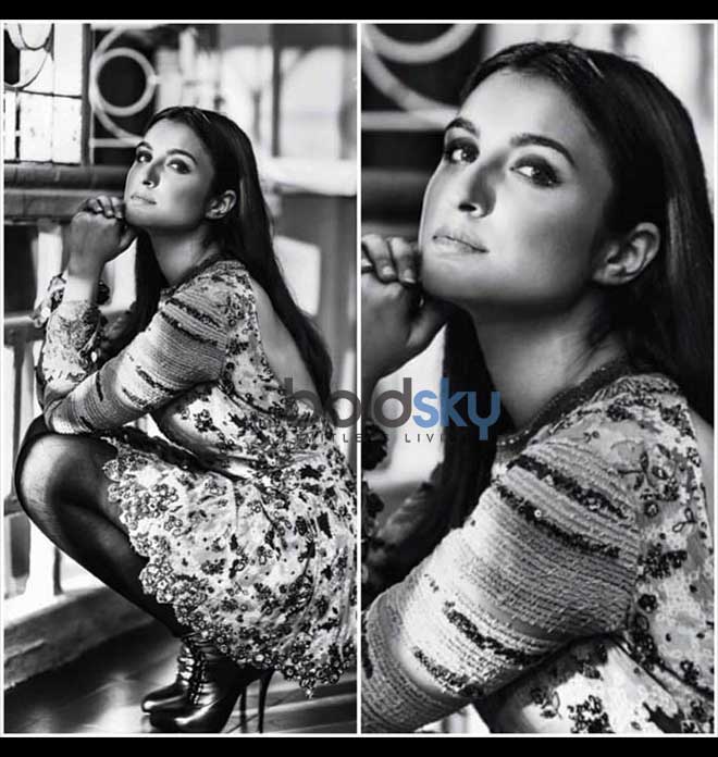 Parineeti Graces The Cover of Elle