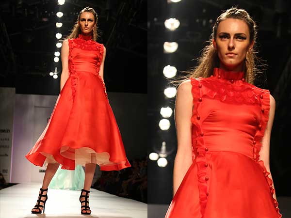 Gauri And Nainika Dazzle AIFW Stage