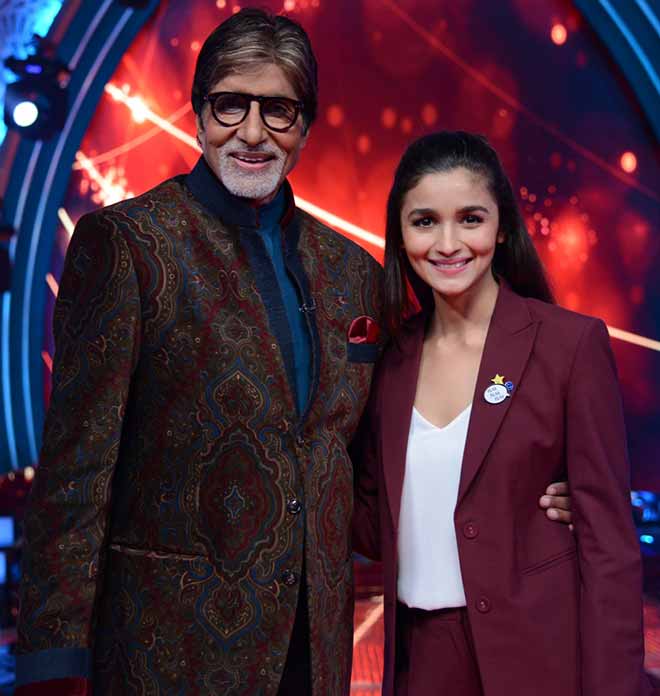 Amitabh Bachchan At The First Look Of Aaj Ki Raat Hai Zindagi Amitabh Bachchan At The First Look Of Aaj Ki Raat Hai Zindagi