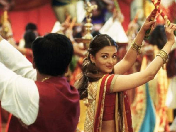 Hot Ways To Keep Your Man Close To You This Navratri