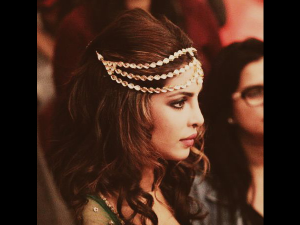 7 Wardrobe Essentials For Navratri