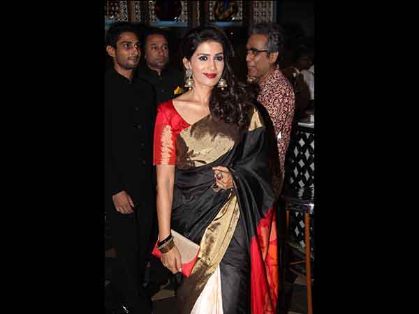 Reading: Mr. Amitabh Bachchan At The Launch Of Smita Patil's Book, A Brief Incandescence 