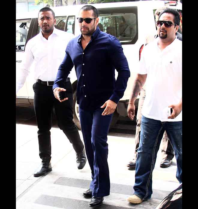 Salman Khan And Sonam Kapoor At Mumbai Airport