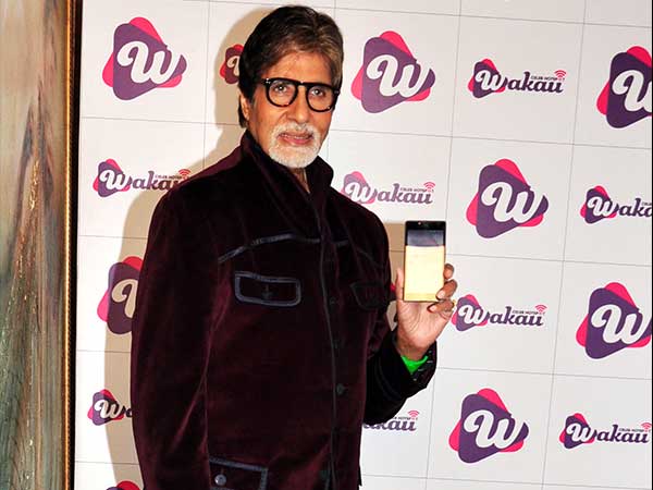 Amitabh Bachchan's Stylish Maroon Velvet Looks