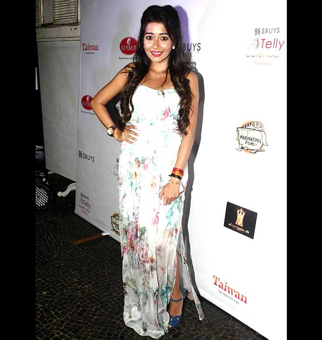 Telly Calender: Tina Dutta And Sukirti Kandpal's Floral Bonanza