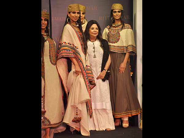 Ritu Kumar With The Models Ritu Kumar With The Models