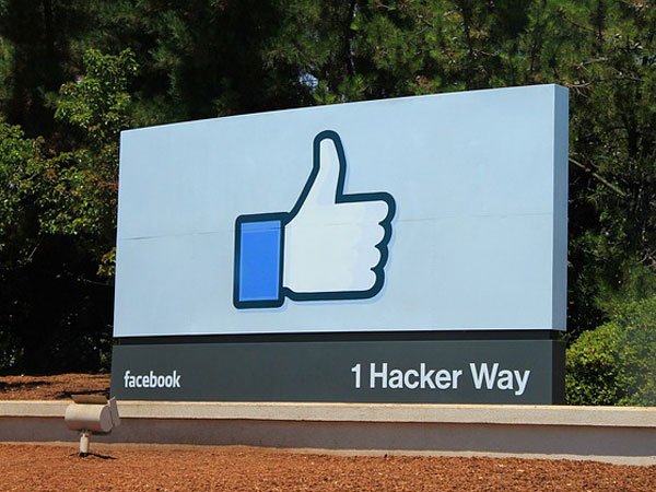 Funny Reasons Why People are Addicted to FB