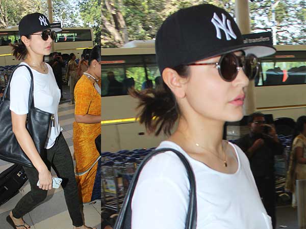 Anushka at the airport Anushka at the airport