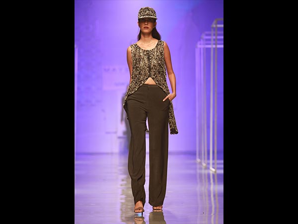 Athiya Shetty walks Namrata Joshipura