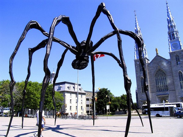 Giant Spider Statue In Ottawa