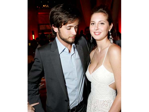Justin Chatwin Looks Like He's Likin It