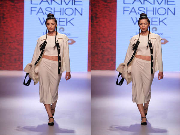 Akaaro by Gaurav Jai Gupta Akaaro by Gaurav Jai Gupta