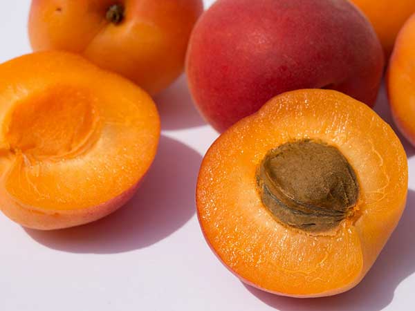 Apricot Face Pack: 
