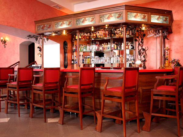 Decor Tips While Setting up a Bar Decor Tips While Setting up a Bar