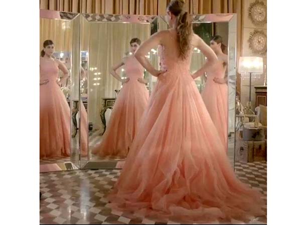 kareena in a manish malhotra