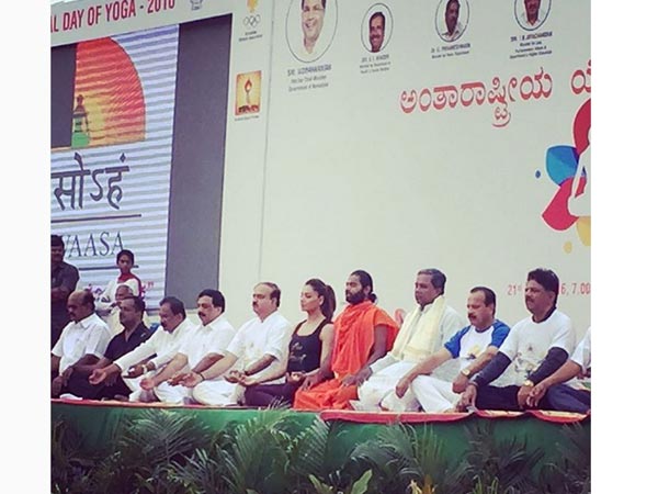 international yoga day bipasha basu