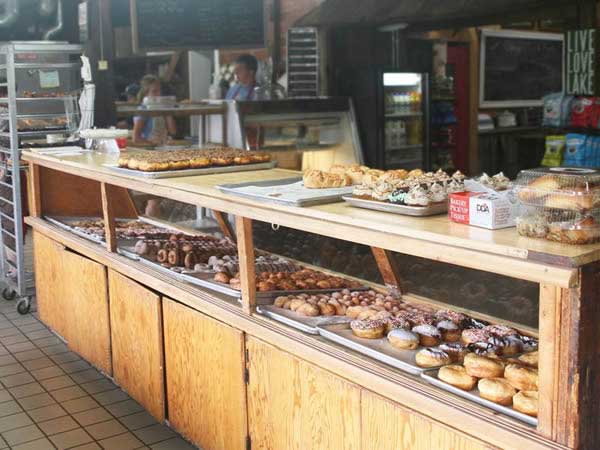 The Mother Who Forgot Her Kid When She Went For Donut Shopping The Mother Who Forgot Her Kid When She Went For Donut Shopping