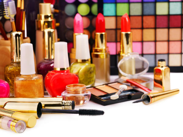 Makeup Brushes You Must Have In Your Kit