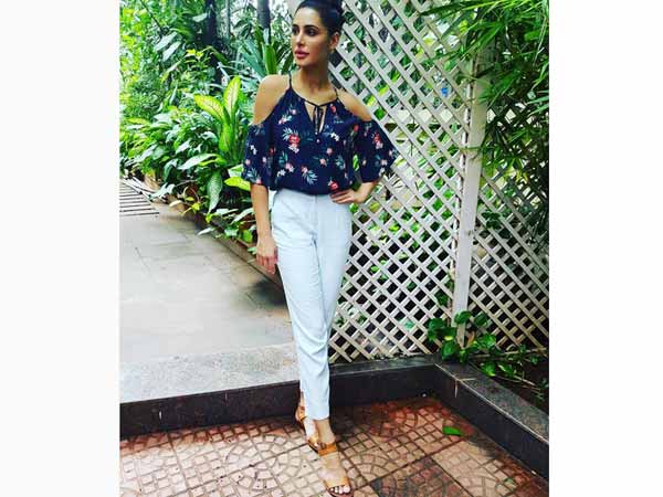 Nargis' Banjo Promotions Looks