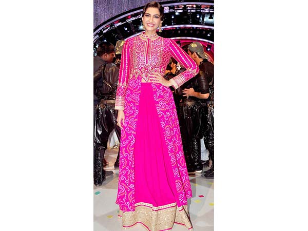 10 Dandiya Dresses To Nail Navratri