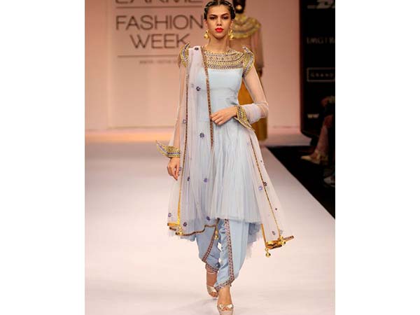 10 Dandiya Dresses To Nail Navratri