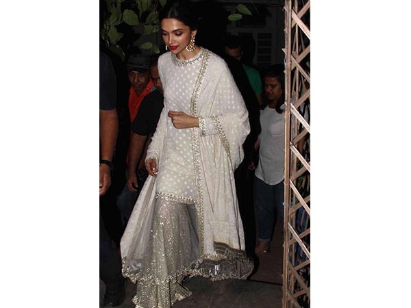 15 Looks Of Deepika Padukone That Will Make Your White More Often