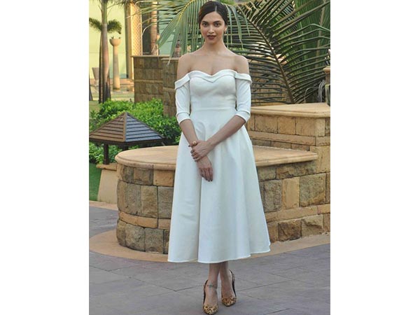 15 Looks Of Deepika Padukone That Will Make Your White More Often