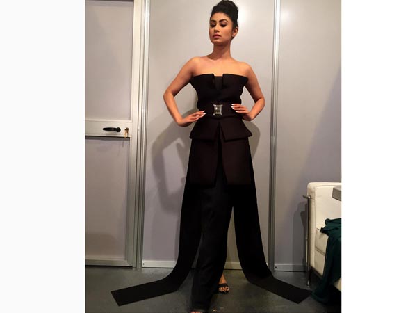 Top Looks Of Mouni Roy Top Looks Of Mouni Roy