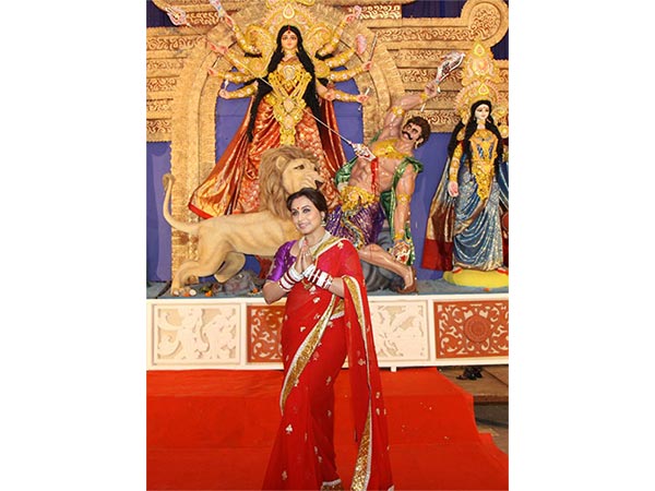 8 Durga Puja Sarees Of Rani Mukerji 
